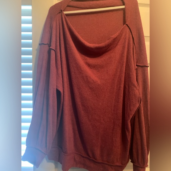 Medium ‘we the free’ plum off the shoulder tunic - Picture 1 of 3